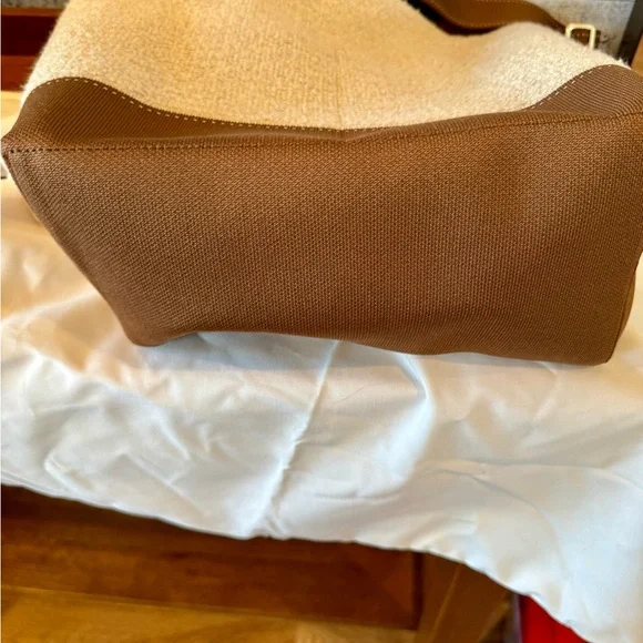 Rothy's Limited Edition Honeybun Boucle Bucket Bag!!! - Picture 5 of 9